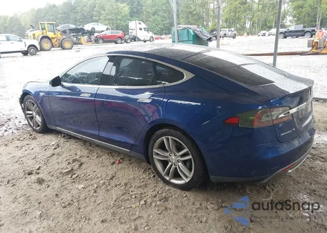 2015 Tesla Model S 70D/85D/P85D z USA, uszkodzony, nr VIN 5YJSA1E29FF118130